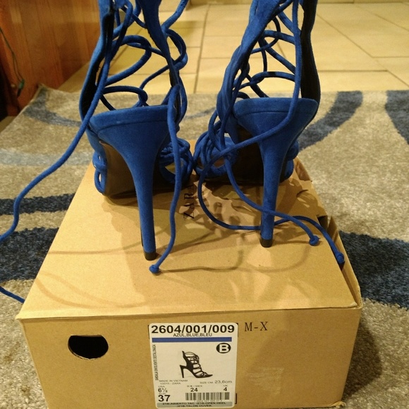 Blue Zara lace-ups - Picture 2 of 4